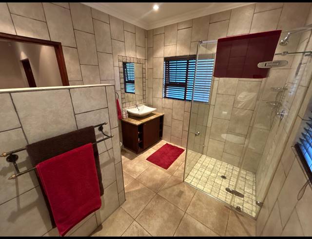 4 BEDROOM FREESTANDING FOR SALE IN RUIMSIG AH